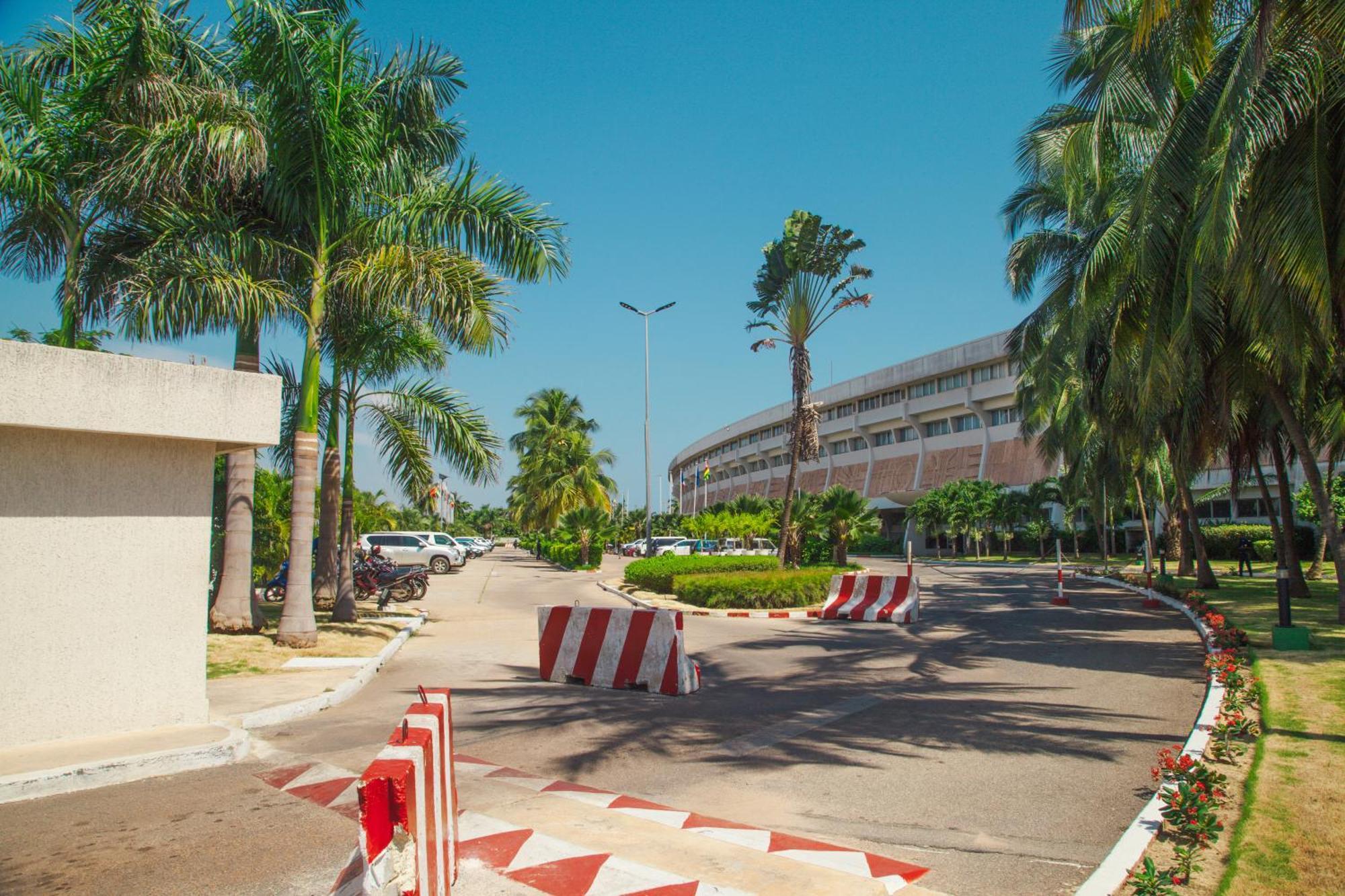 Hotel Sarakawa لومي المظهر الخارجي الصورة