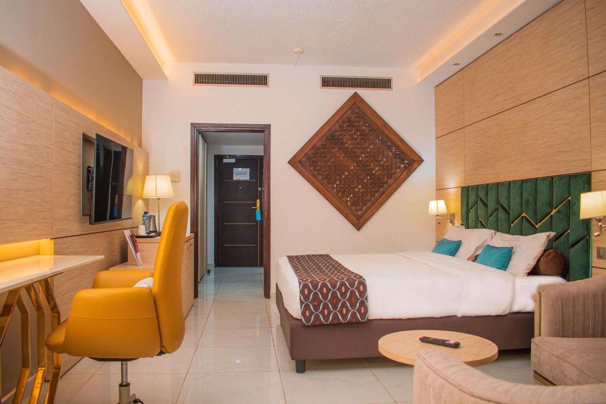 Hotel Sarakawa لومي المظهر الخارجي الصورة