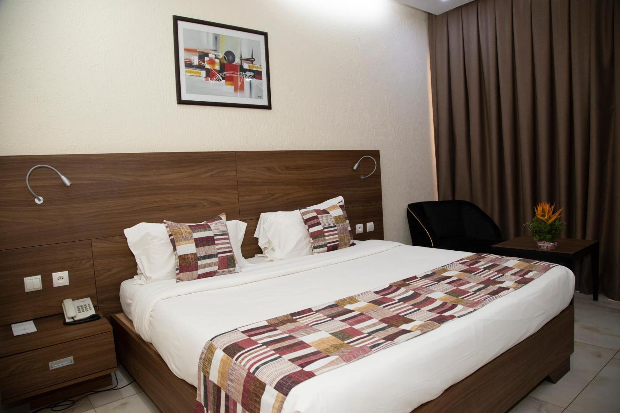 Hotel Sarakawa لومي المظهر الخارجي الصورة