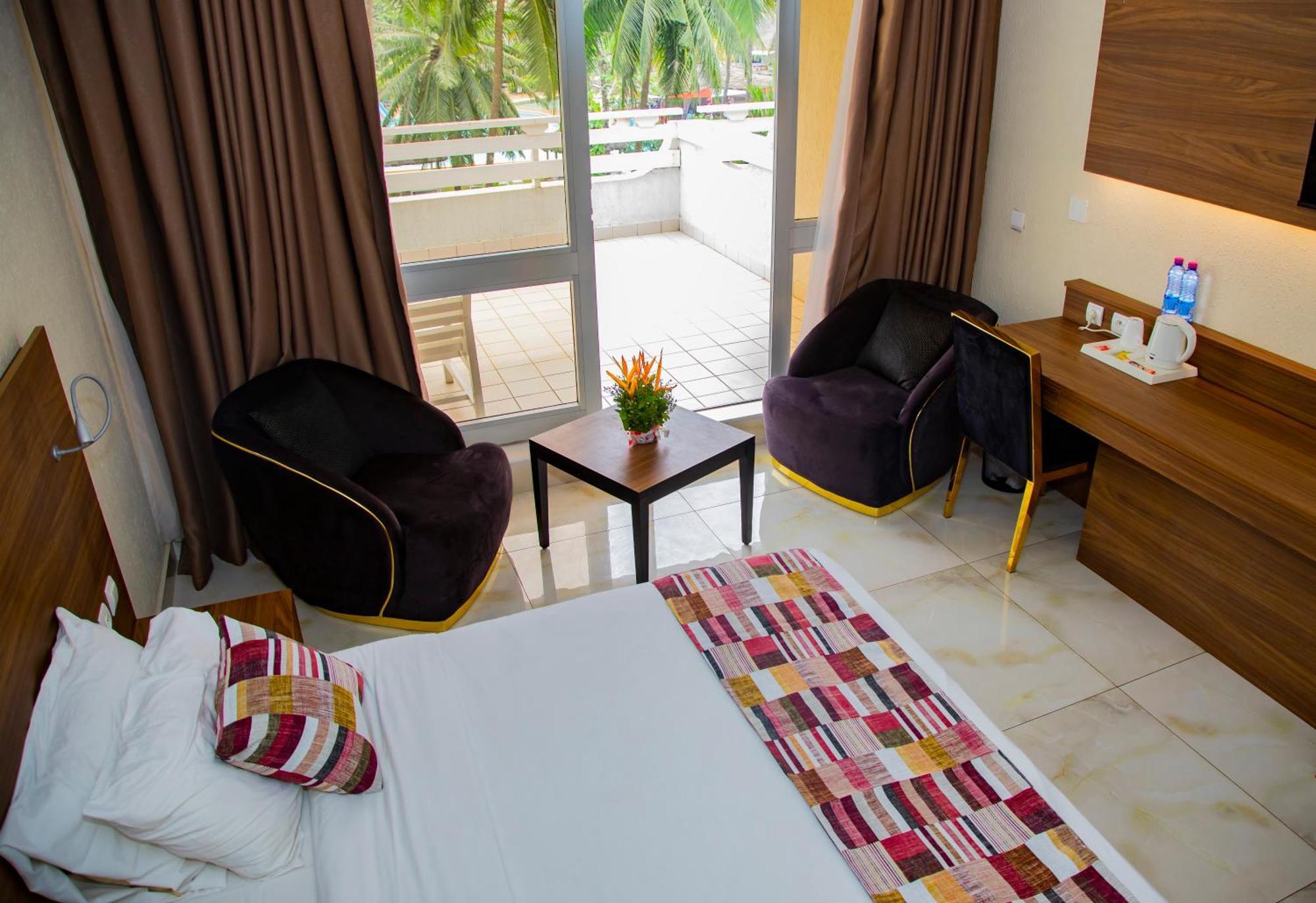 Hotel Sarakawa لومي المظهر الخارجي الصورة