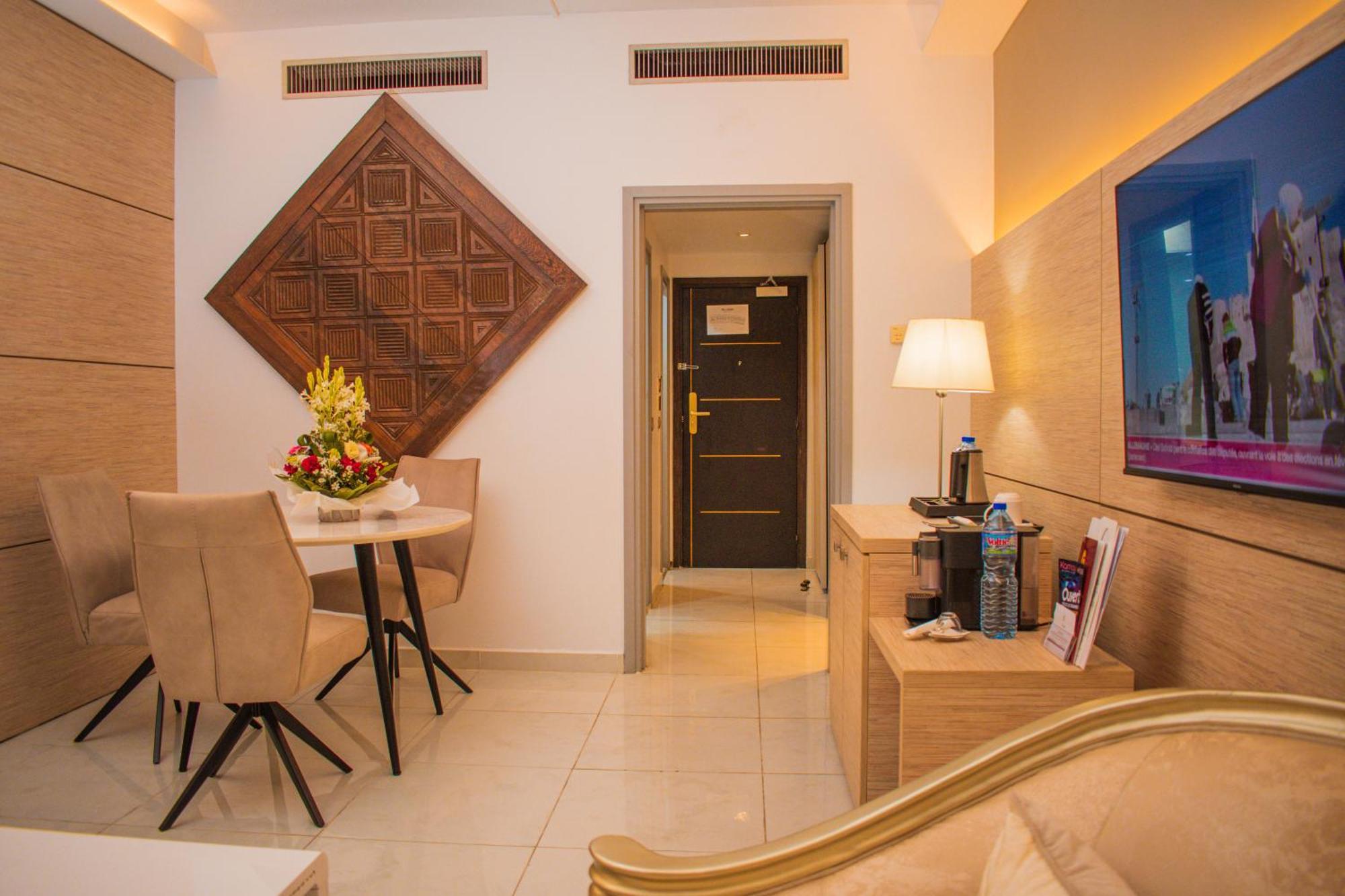 Hotel Sarakawa لومي المظهر الخارجي الصورة