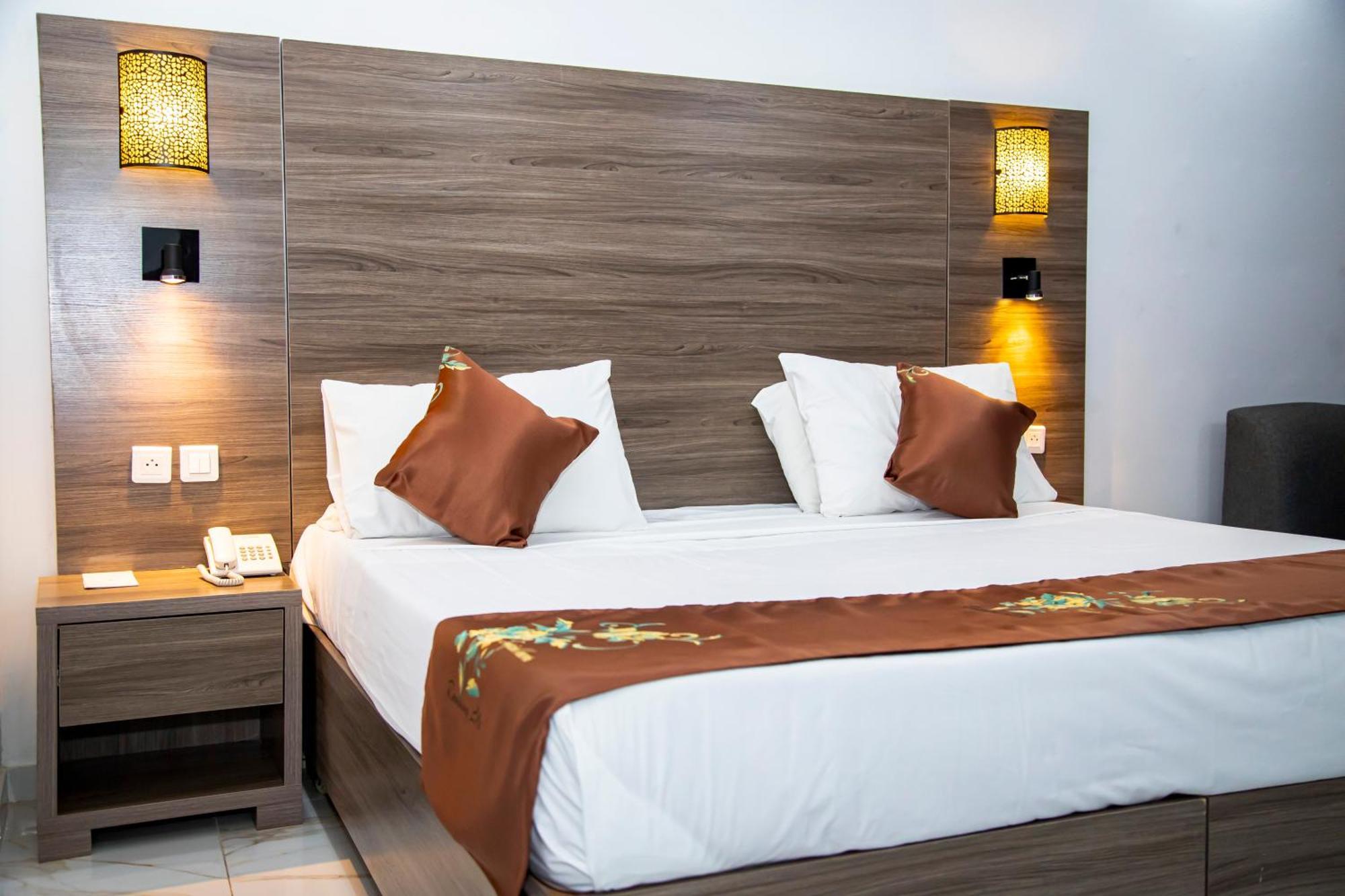 Hotel Sarakawa لومي المظهر الخارجي الصورة
