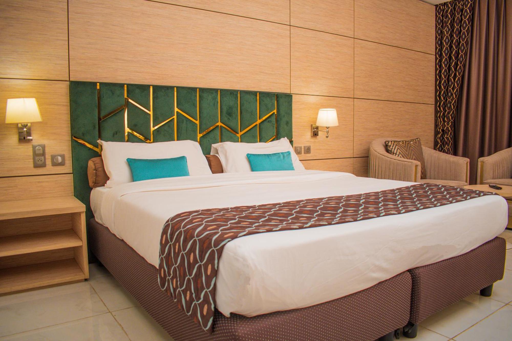 Hotel Sarakawa لومي المظهر الخارجي الصورة