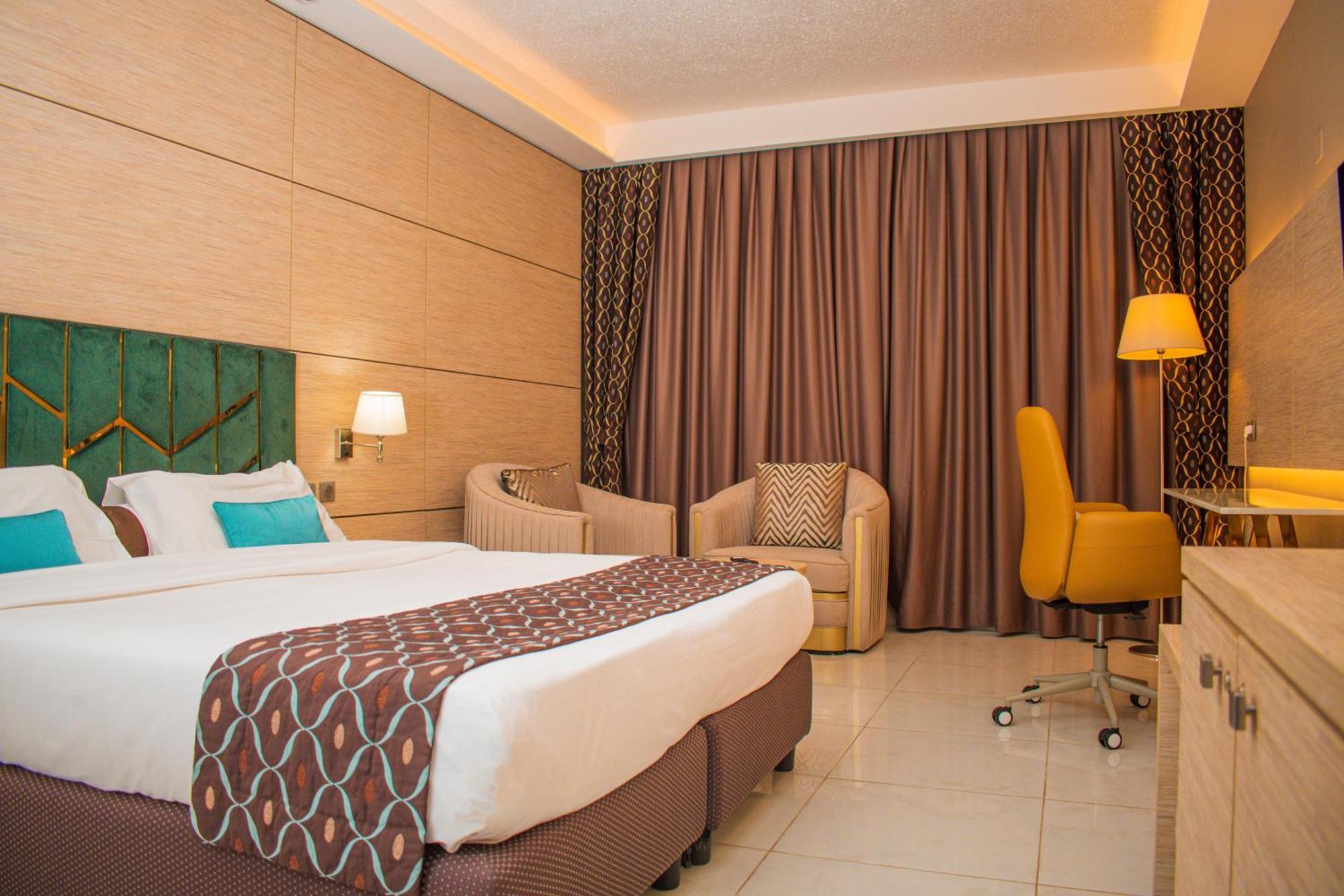 Hotel Sarakawa لومي المظهر الخارجي الصورة