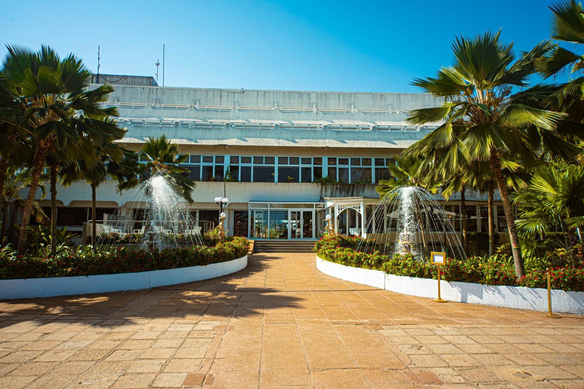 Hotel Sarakawa لومي المظهر الخارجي الصورة