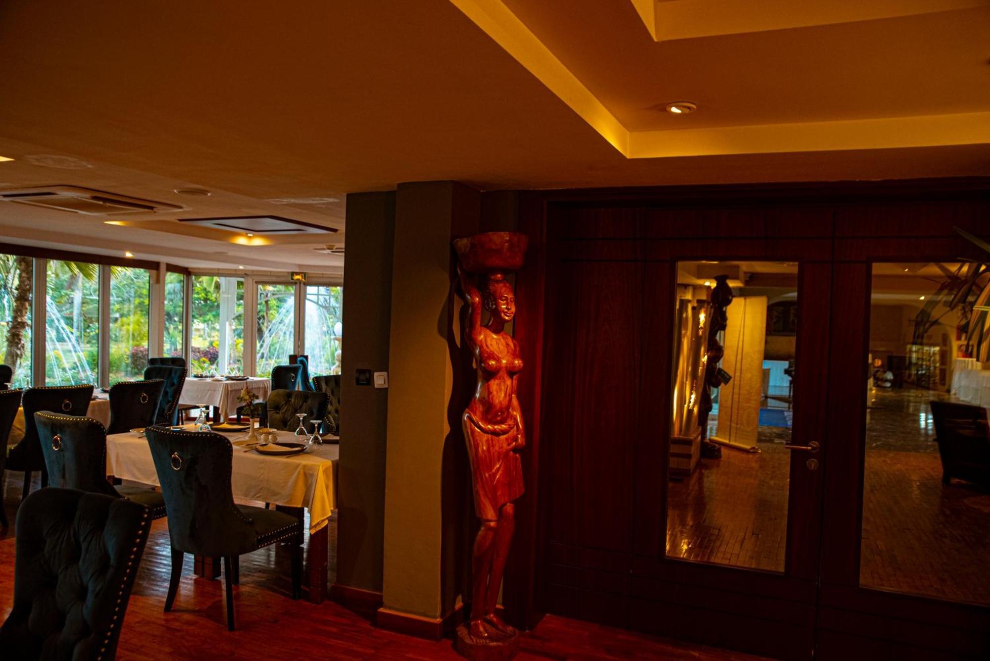 Hotel Sarakawa لومي المظهر الخارجي الصورة