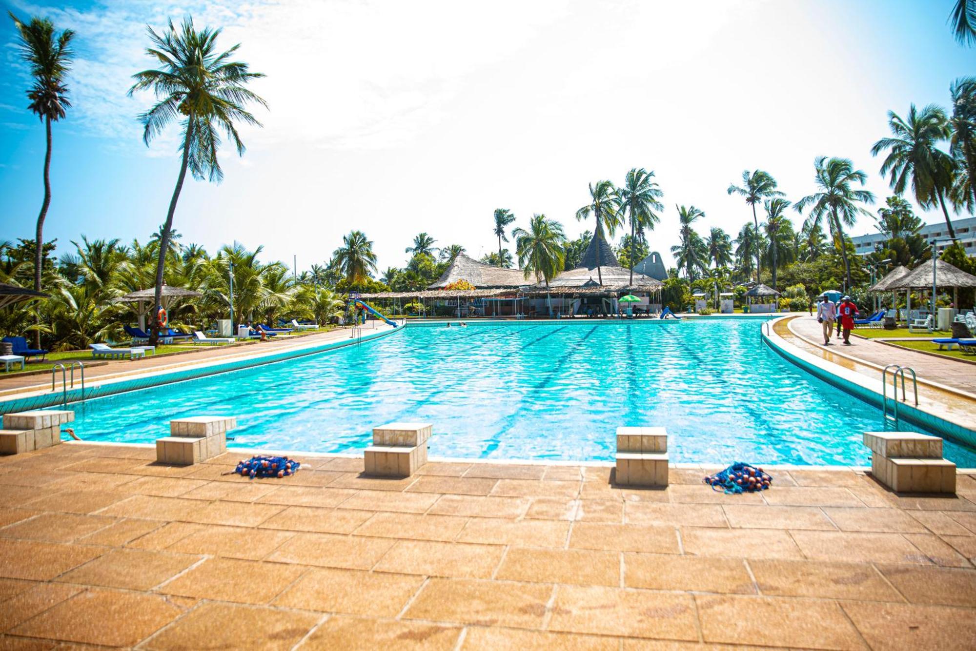 Hotel Sarakawa لومي المظهر الخارجي الصورة