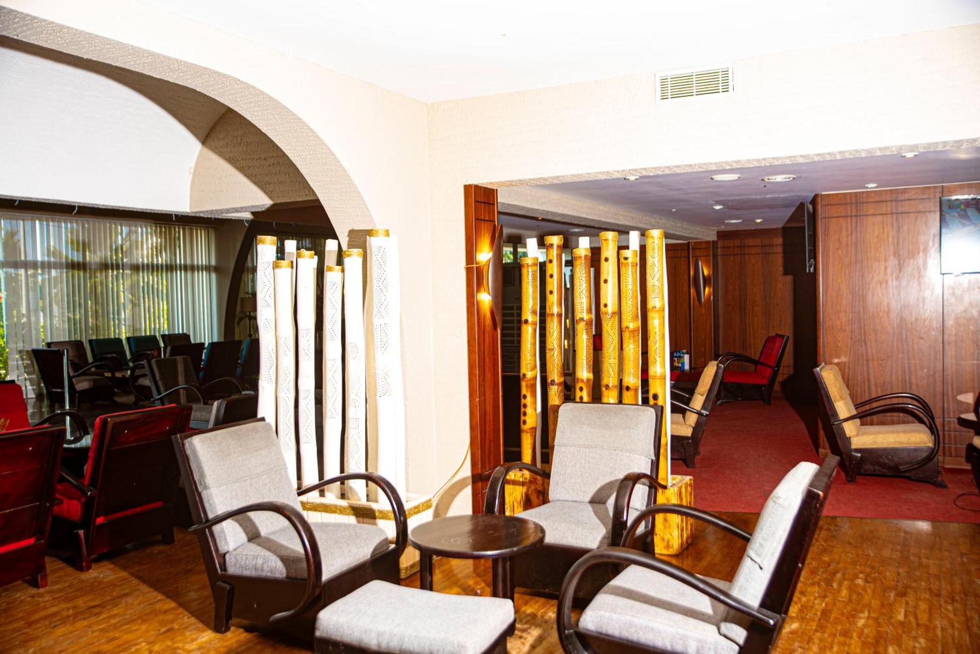 Hotel Sarakawa لومي المظهر الخارجي الصورة